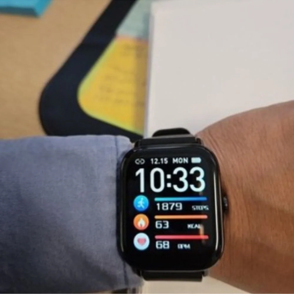 🌸Sleek Black Smartwatch with Fitness Tracking NEW